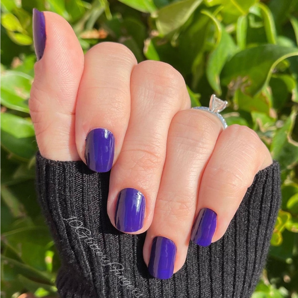 *Retired* Color Street: Fig-ure It Out | Deep Purple Solid Fall Jewel Winter - Picture 2 of 13